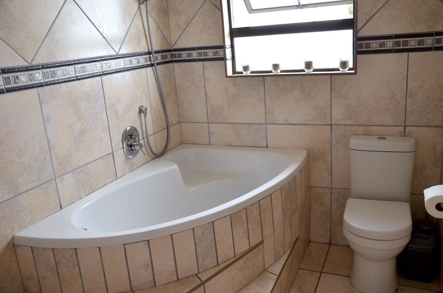 6 Bedroom Property for Sale in Hartenbos Central Western Cape